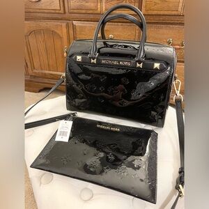 Michael Kors Kara Medium Duffle Signature Handbag/Wristlet Set NWT RARE